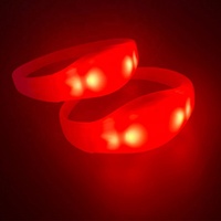 Bracelet LED à 4 LED RGB, modèle 2025, dernier cri, avec lumière clignotante, télécommande, bracelet de poignet