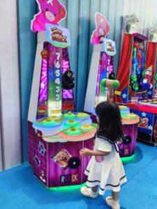 Machine de jeu d'arcade d'intérieur à monnayeur Bear Whack Mole, pour divertissement familial et jeu de récompense, M SKY FA-888, certifiée CE, en anglais, pour 6 ans et plus - Product Image 3