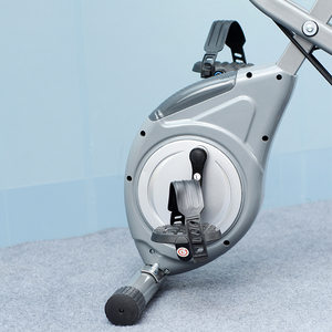 Vélo d'exercice pliable multifonctionnel avec résistance magnétique, contrô<span class=keywords><strong>le</strong></span> à 8 vitesses et capacité de 150 kg pour une utilisation à domicile en intérieur - Product Image 5