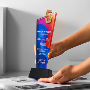 Metal dorado único No 5 10 15 30 años de servicio Medallas Trofeo conmemorativo de cristal personalizado Premios con base negra - Product Image 2