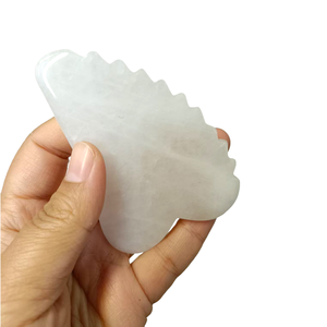 Outil de massage facial Gua Sha en jade blanc naturel en forme de cœur <span class=keywords><strong>avec</strong></span> logo personnalisé, planche de soin de la peau en quartz rose <span class=keywords><strong>avec</strong></span> dents - Product Image 3