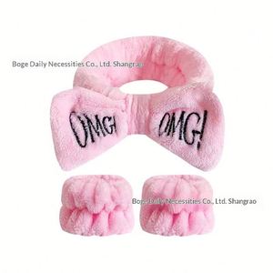 ที่คาดผมและสายรัดข้อมือผ้าพลัฌยืดหยุ่นสูงแบบใหม่ ดีไซน์ทันสมัย ทำด้วยมือโดยเฉพาะ ออกแบบมาเพื่อการล้างหน้าและการทาผลิตภัณฑ์บำรุงผิวหน้า - Product Image 2