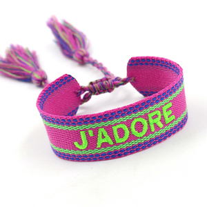 Bijoux de style ethnique Bracelet en tissu coloré avec message de bénédiction et broderie - Product Image 1