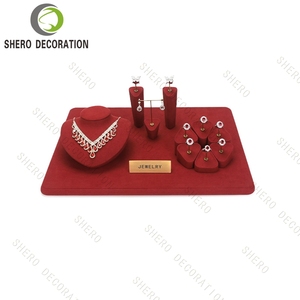 Exhibidores de Joyería de Microfibra Roja de Alta Gama, Exhibidores de Joyas de Diamantes Premium para Negocios Minoristas - Product Image 6
