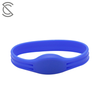 Bracelet RFID en silicone écologique souple et étanche avec puce TK4100 125kHz/13.56MHz, personnalisable avec logo, idéal pour les événements pour enfants (vente en gros)