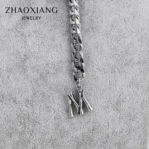 Colliers cubains personnalisés avec pendentifs lettres polies pour femmes et hommes, bijoux en acier inoxydable personnalisés - Product Image 4