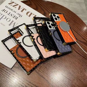 Vente en gros <span class=keywords><strong>de</strong></span> design haut <span class=keywords><strong>de</strong></span> gamme <span class=keywords><strong>de</strong></span> luxe pour étui <span class=keywords><strong>de</strong></span> téléphone magnétique en cuir PU avec treillis <span class=keywords><strong>de</strong></span> diamant pour iPhone couverture <span class=keywords><strong>de</strong></span> téléphone portable - Product Image 2