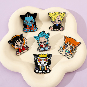 10 Couleur Anime Singe D. <span class=keywords><strong>Luffy</strong></span> Straw Hat Crew en épingles d'insigne en métal de style chat mignon dans un emballage en vrac pour la décoration de tissu de sac à dos - Product Image 5