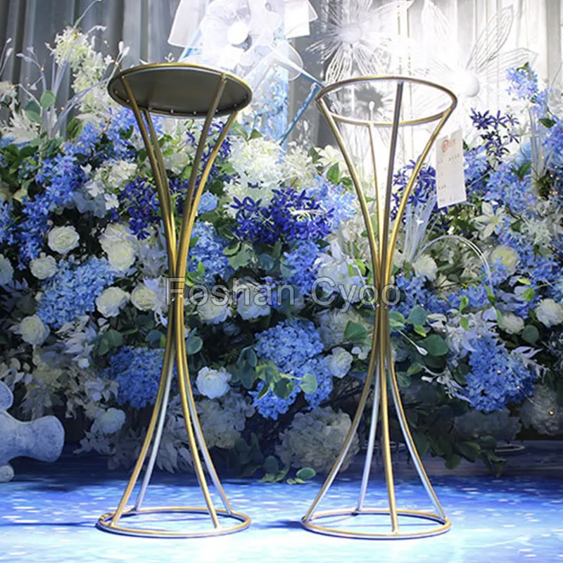 Chapado en X forma de embudo hierro metal venta al por mayor soporte de flores centro de mesa de boda para evento pasarela Decoración de mesa