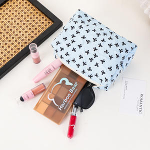 Borsa per il trucco da donna con motivo a fiocco floreale e gonfio wahuu con cerniera in stile caramella con cerniera custodia cosmetica con Logo rosa Make up Bag personalizzata - Product Image 3