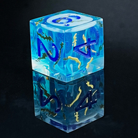 Dés en résine du MDN à tranchants pour donjons et dragons Ensemble de bleu de glace en couches fabriqué à la main pour adultes jeux de dés imprimés personnalisés
