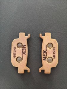 Pièces et accessoires de moto en céramique frittée Plaquettes de frein arrière M415HH pour Jin Peng 502 Haojue UHR150 <span class=keywords><strong>Benali</strong></span> 302 - Product Image 3