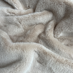 100% Polyester <span class=keywords><strong>fausse</strong></span> <span class=keywords><strong>fourrure</strong></span> vison lapin <span class=keywords><strong>fourrure</strong></span> tissu en peluche tissu épais pour vêtements <span class=keywords><strong>haut</strong></span> <span class=keywords><strong>de</strong></span> <span class=keywords><strong>gamme</strong></span> femmes en peluche manteau <span class=keywords><strong>fourrure</strong></span> tissu personnalisé - Product Image 6