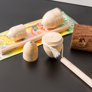 Trompo de madera clásico de madera maciza con movimiento manual para niños y adultos, juguete unisex, origen Yiwu A312 - Product Image 1
