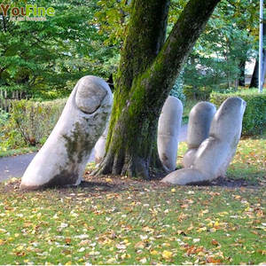 YOUFINE Scultura da Esterno Grande Mano Intagliata in Marmo Intorno ad un Albero - Product Image 3