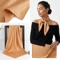 Écharpe carrée en satin de pêche personnalisée pour accessoire de mode féminin