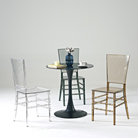 Chaise de banquet empilable pour hôtel Chaise de mariage en plastique transparent Chaise de mariage pour jardin et extérieur Location Chaise de mariage à dossier croisé