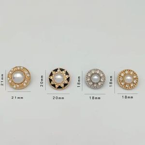 กระดุมโลหะยี่ห้อ Heng <span class=keywords><strong>Wei</strong></span> ขนาด 18 มม./16 มม./14 มม. ประดับด้วยคริสตัล  รับสั่งทำโลโก้แบรนด์บนกระดุมโลหะสำหรับเสื้อโค้ท - Product Image 4