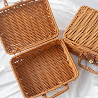 Panier de pique-nique rectangulaire 100% fait main en rotin PP, moderne, écologique, durable, avec couvercle et poignée pour le camping et le pique-nique