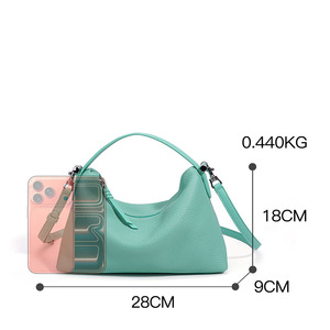 Borsa a Spalla da Donna di Lusso 2026 in Vera Pelle, Modello Hobo con Grana Lychee, Borsa a Secchiello Geometrica in Pelle Bovina con Tracolla Regolabile - Product Image 6