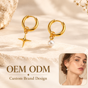 ต่างหูห่วงสแตนเลสชุบทองรูปดาวและมุกเทียมแบบไม่สมมาตร ขายส่งแบบ OEM ODM สำหรับผู้หญิง - Product Image 1