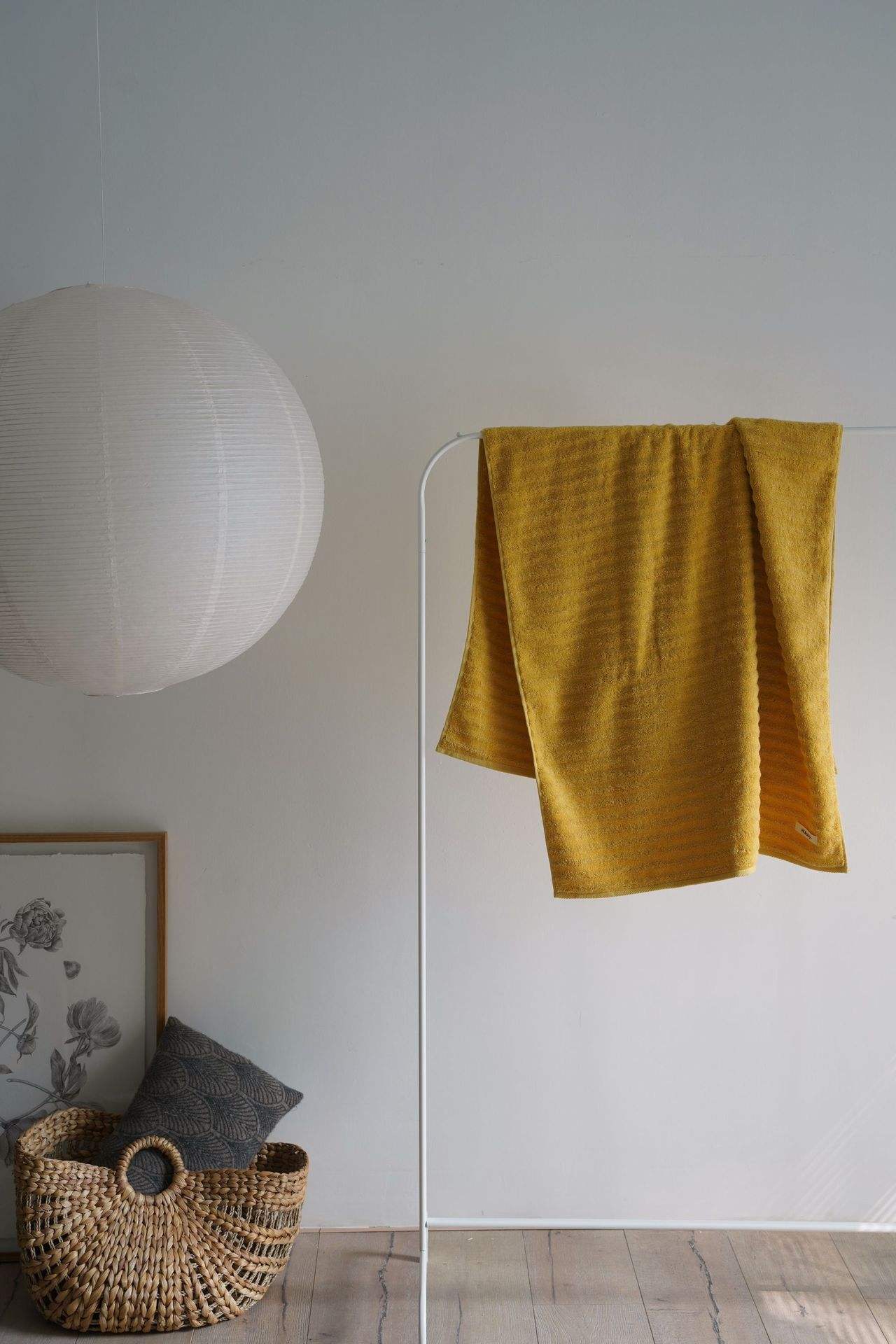 สีเหลือง