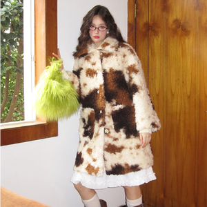 Manteau long en fausse fourrure Teddy de luxe multicolore à boutons, chaud pour l'hiver, pour femmes - Product Image 4