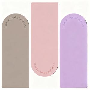 Tapis de yoga portable en caoutchouc naturel antidérapant de forme ovale nude de 5 mm d'épaisseur, écologique, avec logo personnalisé en couleur, vegan, en forme de pilule - Product Image 1