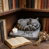 Statue commémorative de chat en résine - Nom/date gravable, design tenant la main avec support de bougie, accent oral, idéal pour marquer un jardin