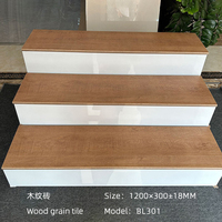Carreaux d'escalier personnalisables en porcelaine antidérapante à grain de bois de 11 mm d'épaisseur, 1200x470 mm, style moderne intérieur, Porcelanato résistant à l'usure