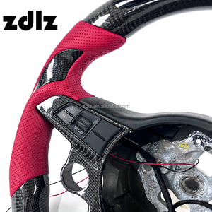 Volante Deportivo Personalizado de Fibra de Carbono con LED y Cuero Perforado Rojo para <span class=keywords><strong>Alfa</strong></span> <span class=keywords><strong>Romeo</strong></span> Giulia Stelvio 2018 2019 2020 2021 <span class=keywords><strong>2022</strong></span> 2023 - Product Image 5