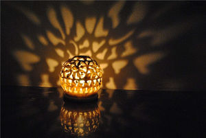 شاي سيراميك حامل مصباح اليد منحوتة حامل شمع حامل مصباح المجال على شكل مصنوعة من الحجر الأملس معقد مع Tendril مخرمة - Product Image 4