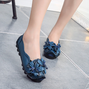 Chaussures plates décontractées rétro élégantes pour femme, style ethnique Oxford, chaussures <span class=keywords><strong>compensées</strong></span> florales, chaussures en cuir véritable verni pour femmes âgées - Product Image 4