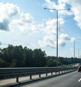 Barrière de sécurité routière robuste galvanisée à trois ondes avec câble, réflecteur de qualité diamant, résistance aux impacts M65, longueur personnalisée 4320 mm - Product Image 2
