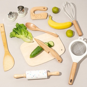 Lot de 10 ustensiles de <span class=keywords><strong>cuisine</strong></span> <span class=keywords><strong>en</strong></span> <span class=keywords><strong>bois</strong></span> pour enfants, jeu d'imitation, comprenant couteau, planche à découper, légumes et fruits, pour les 0-24 <span class=keywords><strong>mois</strong></span>, éducatif - Product Image 5