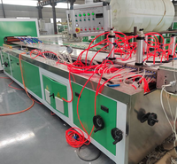 Machine de fabrication de panneaux muraux en PVC WPC Ligne de production d'extrudeuse Usine de fabrication d'équipement Machine de fabrication d'extrudeuse