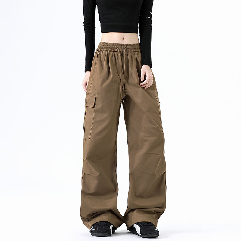 สีกากีเข้ม