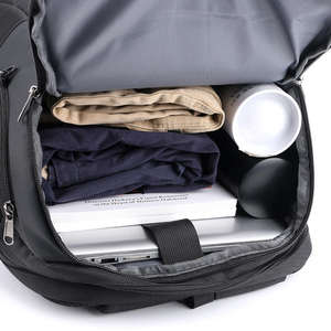 Mochila Personalizada Impermeable para Equipo de Baloncesto, Mochila para Raqueta de Voleibol con Red Externa para Pelotas y Compartimento para Zapatos para Fútbol - Product Image 3