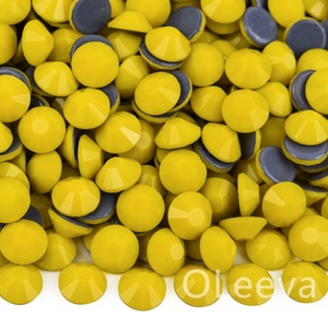 Strass thermocollants lavables de haute qualité OLeeya SS6-SS30 en verre pour accessoires vestimentaires - Product Image 5