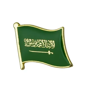 Alfileres de sombrero de diseño gratuito, alfileres de bandera personalizados de esmalte suave de Metal dorado pequeño, Pin de Arabia Saudita epoxi a granel