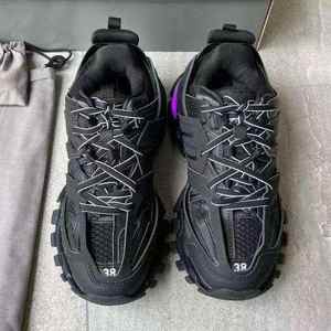 Chaussures de luxe pour hommes, baskets LED Track 3.0 à semelle épaisse, chaussures décontractées de haute qualité pour femmes, chaussures de sport pour femmes - Product Image 1