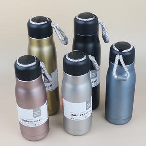 <span class=keywords><strong>Bouteille</strong></span> d'eau isolée sous vide à double paroi en acier inoxydable pour l'extérieur <span class=keywords><strong>Bouteille</strong></span> d'eau réfrigérante portable écologique pour l'extérieur - Product Image 5