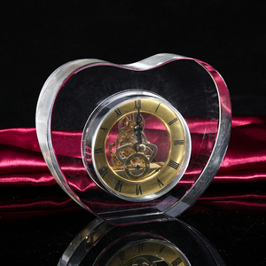 Nhà Máy Bán Buôn Chất Lượng Cao Thiết Kế Đơn Giản Rõ Ràng Đồng Hồ Tùy Chỉnh Hình Trái Tim Pha Lê Bảng Đồng Hồ Cho Món Quà Cưới - Product Image 1