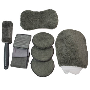 Kit de nettoyage automobile Ningbo Heyi Daily Necessities, 9 pièces, serviettes en microfibre, gants, éponge, brosse - Product Image 4