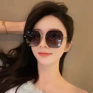 Lunettes de soleil polarisées 2025 pour femmes, rectangulaires, monture intégrale, UV400, mode, pour la conduite - Product Image 2