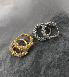 Boucles d'oreilles perle cercle 2024 nouvelle conception de couronne Boucles d'oreilles boucle d'oreille en cuivre plaqué or 14 carats - Product Image 1