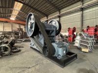 كسارة الحجر PE400x600 50 t/ h خط إنتاج الحجر الجيري خام الذهب كسارة صخرية صغيرة للبيع