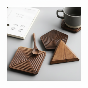 Ensemble de sous-verres en bois de noyer écologique Tapis et tampons de protection en grain naturel pour table à manger Résistance aux marques d'eau - Product Image 1