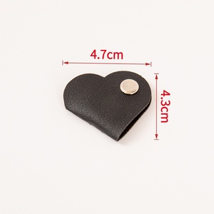 Organisateur de câbles en cuir PU 2026 avec logo personnalisé, <span class=keywords><strong>attache</strong></span> de gestion de câbles <span class=keywords><strong>pour</strong></span> écouteurs, clip créatif <span class=keywords><strong>pour</strong></span> câbles de données, idéal <span class=keywords><strong>pour</strong></span> les voyages, le bureau et la maison - Product Image 4