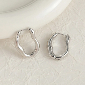 Eleganti Orecchini Asimmetrici a Clip Stile Francese Design Minimalista Gioielli Moda Donna Uso Quotidiano Regalo Chic - Product Image 6